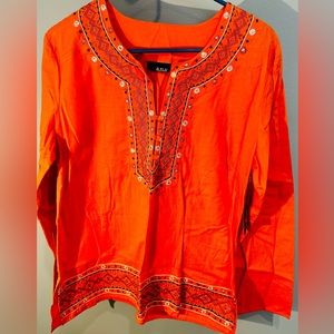 NWT Ana’s top orange, lots of detail!